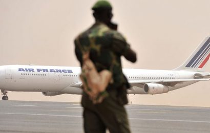 Mali sends back migrants deported by France