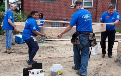 Ford volunteers begin global caring month with community service projects