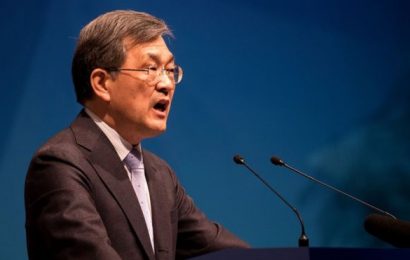 Management Crisis: Samsung CEO resigns
