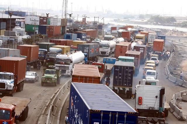 Report: More than half of trucks in Apapa have no business in the Seaports