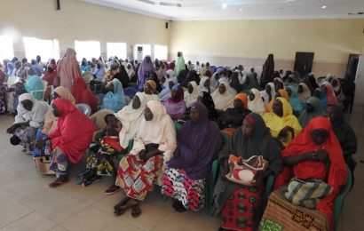 400 Women Benefit From Aisha Buhari’s Cash Transfer Initiative