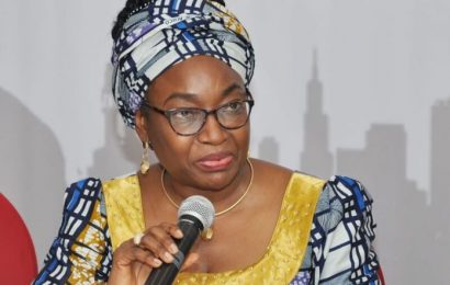 Nigeria Warns Civil Servants Against Over-Bloated Budgets