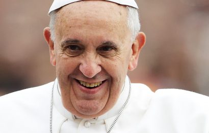 Pope Seeks End To Nuclear Weapons
