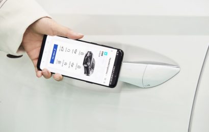 Hyundai Unveils Smartphone-Based Digital Key