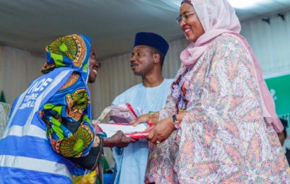 Aisha Buhari Empowers 2000 Women