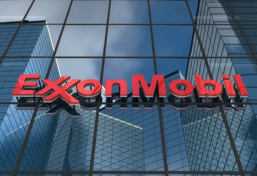 ExxonMobil Hires LNG-Fueled Bunker Tanker