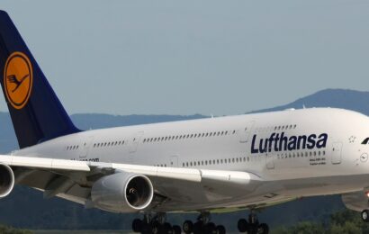 Lufthansa To Ground 500 Aircraft