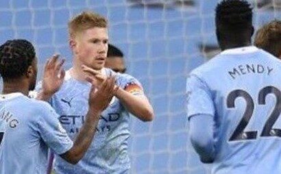 Manchester City Cruise To 2-0 Win Over Fulham