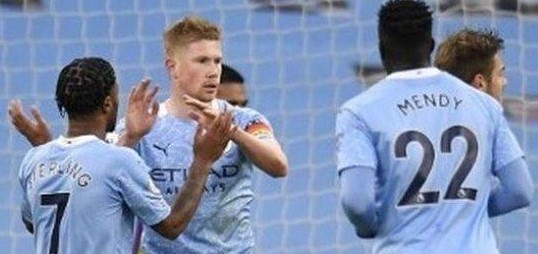 Manchester City Cruise To 2-0 Win Over Fulham