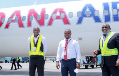 Dana Air Decorates New Captains