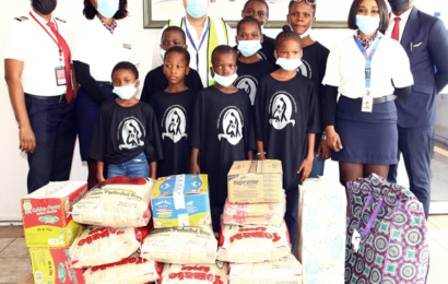 Dana Air Donates Rice, Clothes, Others To Old People’s Home, Orphanages