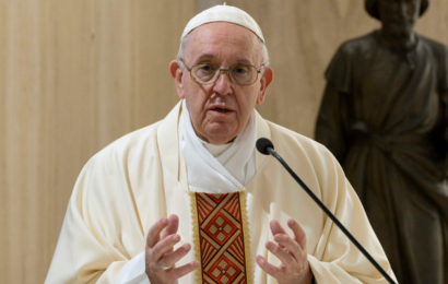 Pope Urges End To Hamas-Israel Conflict