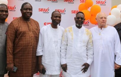 90 Staff Receive SIFAX Group Long Service Award