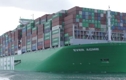 World’s Largest Containership Squeezes Through Suez Canal 