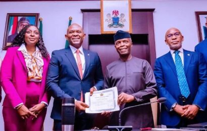 FG Presents Discharge Certificate To Transcorp