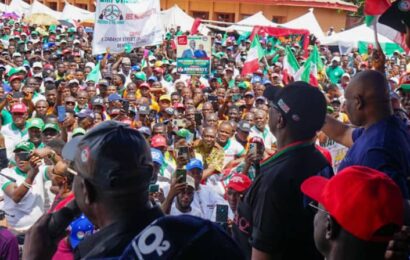 Edo 2024: PDP’s Chances Get A Boost As Hundreds Dump APC, LP, NNPP At Egor Ikpoba-Okha LGAs