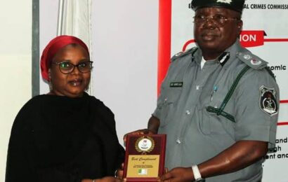 NCS Lauds EFCC’s Battle Against Corruption