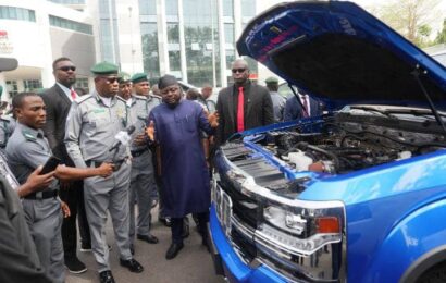Customs Inspects Made-In-Nigeria Vehicles